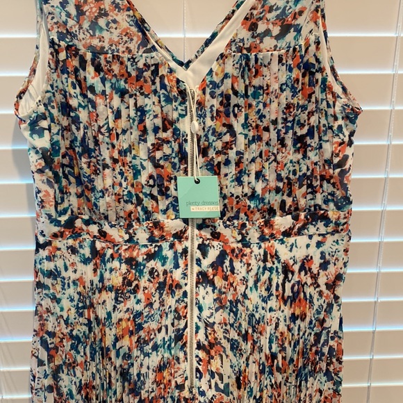 Pleated high low dress - Picture 2 of 3